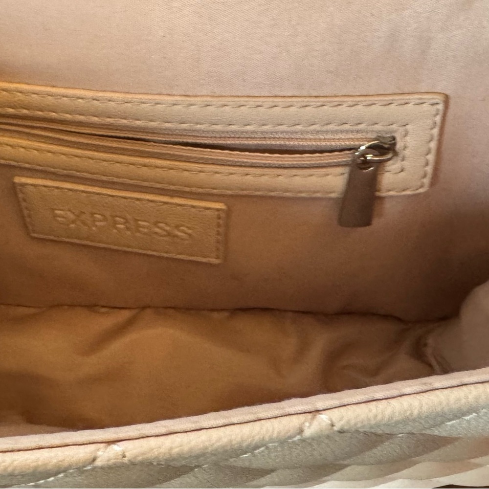 Express Pink Purse - Picture 10 of 11